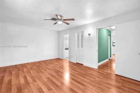 Townhouse in Hollywood, Florida 2 bedrooms, 113.71 sq.m. № 2023404 - photo 21