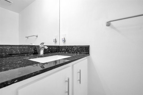 Townhouse in Hollywood, Florida 2 bedrooms, 113.71 sq.m. № 2023404 - photo 28