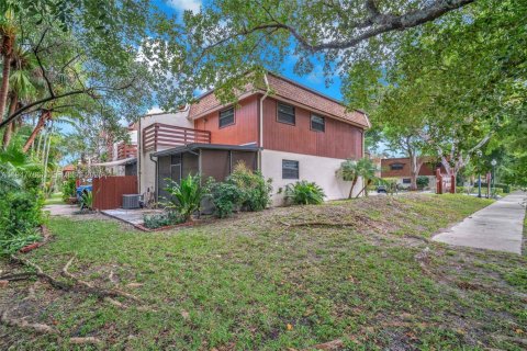 Townhouse in Hollywood, Florida 2 bedrooms, 113.71 sq.m. № 2023404 - photo 4