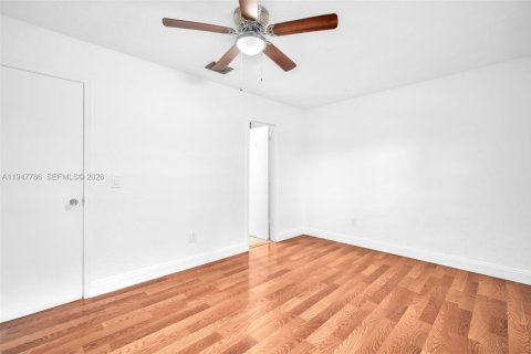 Townhouse in Hollywood, Florida 2 bedrooms, 113.71 sq.m. № 2023404 - photo 26