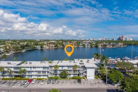 Condominio en venta en Fort Lauderdale, Florida, 2 dormitorios, 95.69 m2 № 2055370 - foto 2