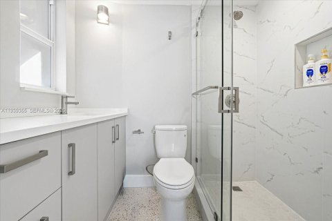 Condominio en venta en Fort Lauderdale, Florida, 2 dormitorios, 95.69 m2 № 2055370 - foto 13