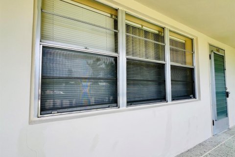 Купить кондоминиум в Уэст-Палм-Бич, Флорида 3 комнаты, 63.55м2, № 2085402 - фото 12