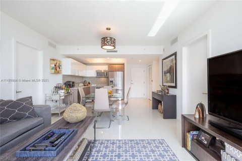 Condo in Doral, Florida, 2 bedrooms  № 2081534 - photo 6