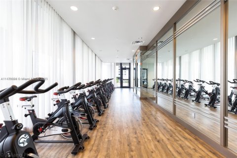 Condo in Doral, Florida, 2 bedrooms  № 2081534 - photo 25