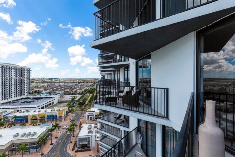 Condo in Doral, Florida, 2 bedrooms  № 2081534 - photo 18