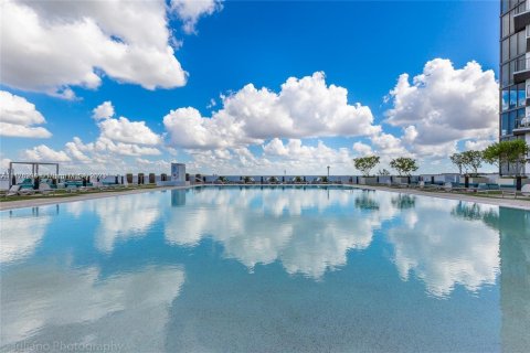 Condo in Doral, Florida, 2 bedrooms  № 2081534 - photo 23