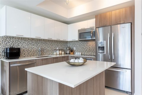 Condo in Doral, Florida, 2 bedrooms  № 2081534 - photo 7