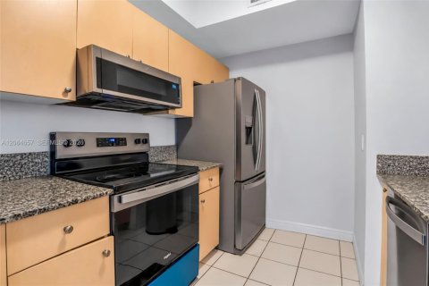 Townhouse in Miramar, Florida 3 bedrooms, 134.71 sq.m. № 2381477 - photo 5