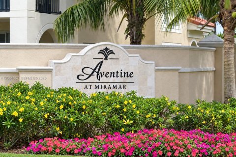 Townhouse in Miramar, Florida 3 bedrooms, 134.71 sq.m. № 2381477 - photo 17