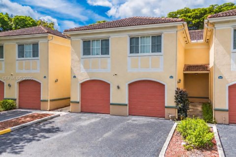 Townhouse in Miramar, Florida 3 bedrooms, 134.71 sq.m. № 2381477