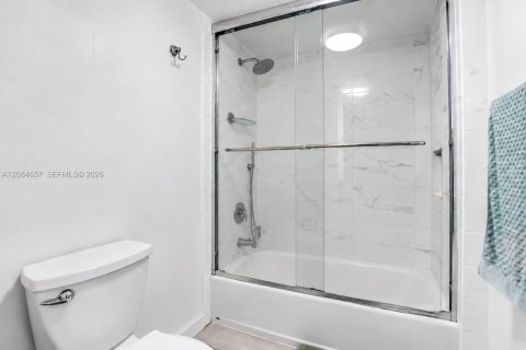 Townhouse in Miramar, Florida 3 bedrooms, 134.71 sq.m. № 2381477 - photo 9