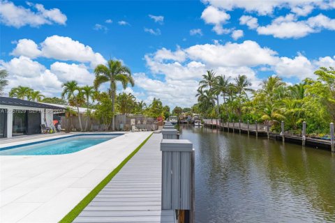 Casa en venta en Fort Lauderdale, Florida, 4 dormitorios, 142.33 m2 № 2269627 - foto 19