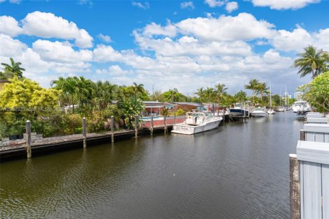 Casa en venta en Fort Lauderdale, Florida, 4 dormitorios, 142.33 m2 № 2269627 - foto 22