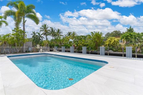 Casa en venta en Fort Lauderdale, Florida, 4 dormitorios, 142.33 m2 № 2269627 - foto 18