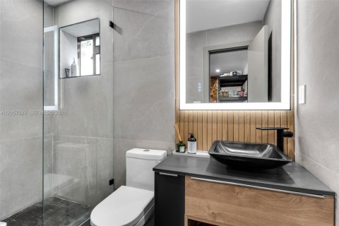 Casa en venta en Fort Lauderdale, Florida, 4 dormitorios, 142.33 m2 № 2269627 - foto 7