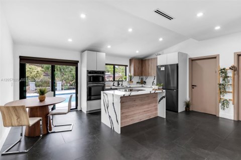 Casa en venta en Fort Lauderdale, Florida, 4 dormitorios, 142.33 m2 № 2269627 - foto 25