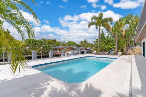Casa en venta en Fort Lauderdale, Florida, 4 dormitorios, 142.33 m2 № 2269627 - foto 15