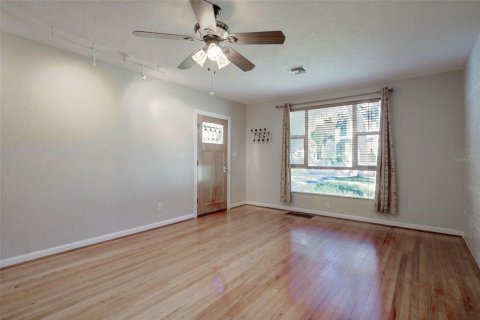 House in Orlando, Florida 3 bedrooms, 162.39 sq.m. № 2431798 - photo 7