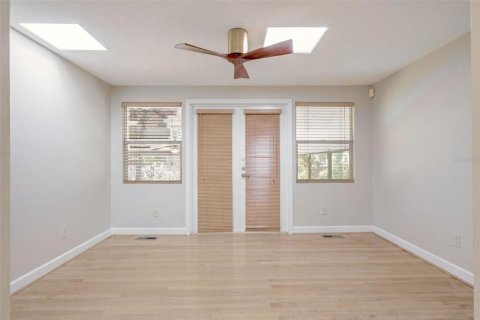 House in Orlando, Florida 3 bedrooms, 162.39 sq.m. № 2431798 - photo 19