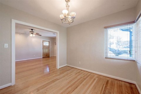 House in Orlando, Florida 3 bedrooms, 162.39 sq.m. № 2431798 - photo 9