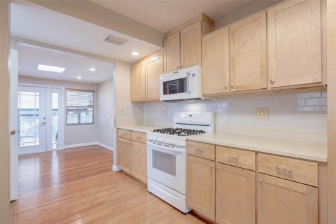 House in Orlando, Florida 3 bedrooms, 162.39 sq.m. № 2431798 - photo 11