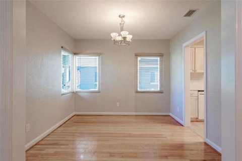 House in Orlando, Florida 3 bedrooms, 162.39 sq.m. № 2431798 - photo 10