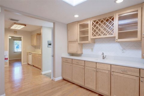 House in Orlando, Florida 3 bedrooms, 162.39 sq.m. № 2431798 - photo 13