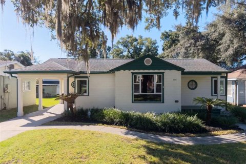 House in Orlando, Florida 3 bedrooms, 162.39 sq.m. № 2431798