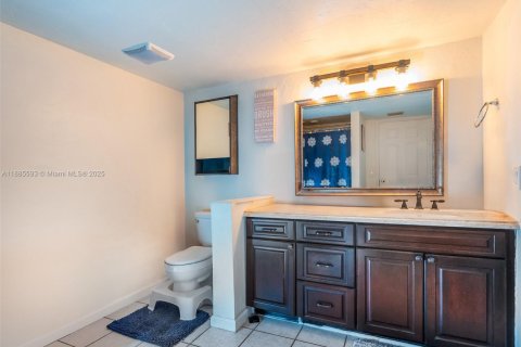 Купить кондоминиум в Майами, Флорида 3 спальни, 124.49м2, № 1932460 - фото 13