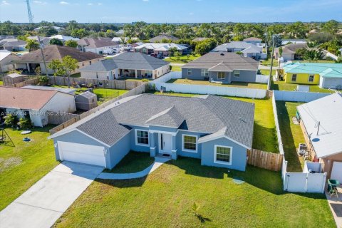 Casa en venta en Port St. Lucie, Florida, 4 dormitorios, 183.57 m2 № 1984254 - foto 3
