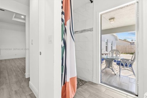 Casa en venta en Port St. Lucie, Florida, 4 dormitorios, 183.57 m2 № 1984254 - foto 29