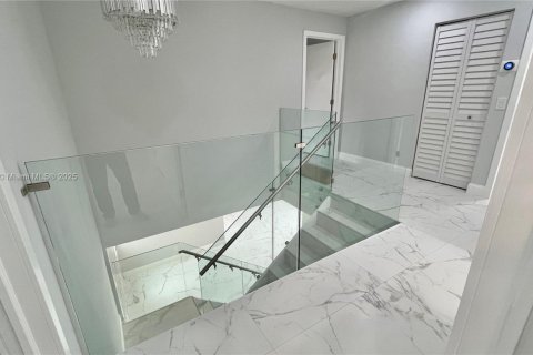 House in Pembroke Pines, Florida 5 bedrooms, 261.43 sq.m. № 1854869 - photo 28