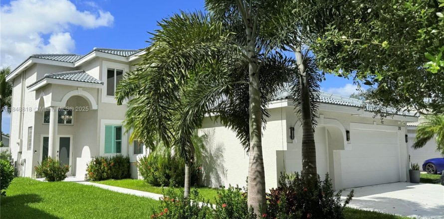 House in Pembroke Pines, Florida 5 bedrooms, 261.43 sq.m. № 1854869