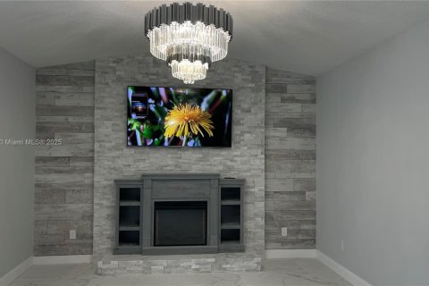 House in Pembroke Pines, Florida 5 bedrooms, 261.43 sq.m. № 1854869 - photo 10