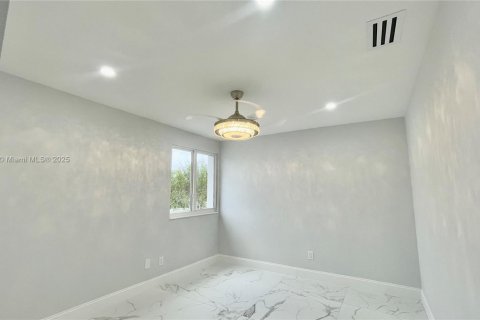 House in Pembroke Pines, Florida 5 bedrooms, 261.43 sq.m. № 1854869 - photo 29