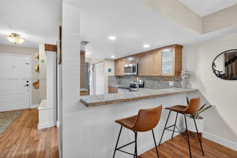 Townhouse in Davie, Florida 2 bedrooms, 123.37 sq.m. № 2040445 - photo 14