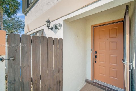 Townhouse in Davie, Florida 2 bedrooms, 123.37 sq.m. № 2040445 - photo 7