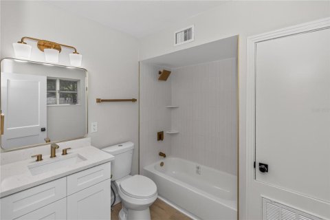 Villa ou maison à louer à Orlando, Floride: 2 chambres, 73.11 m2 № 2389029 - photo 4