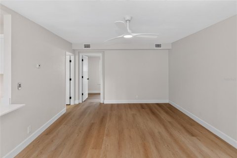 Villa ou maison à louer à Orlando, Floride: 2 chambres, 73.11 m2 № 2389029 - photo 12