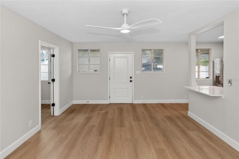 Villa ou maison à louer à Orlando, Floride: 2 chambres, 73.11 m2 № 2389029 - photo 13