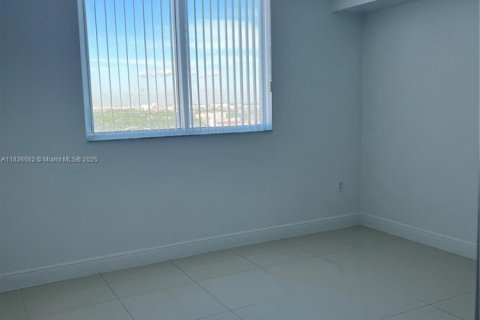 Condo in Miami, Florida, 2 bedrooms  № 1819759 - photo 8