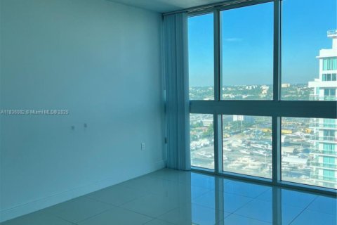 Condo in Miami, Florida, 2 bedrooms  № 1819759 - photo 7