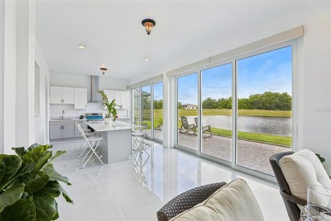 House in Orlando, Florida 4 bedrooms, 398.27 sq.m. № 2095594 - photo 18