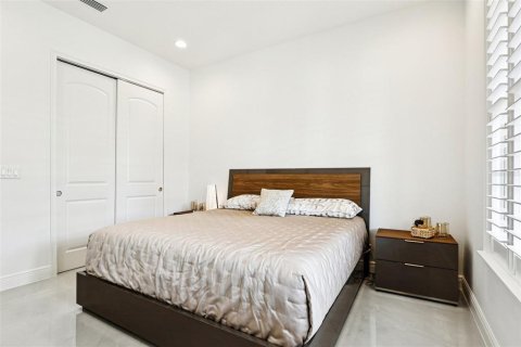 House in Orlando, Florida 4 bedrooms, 398.27 sq.m. № 2095594 - photo 30