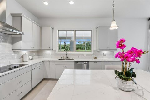 House in Orlando, Florida 4 bedrooms, 398.27 sq.m. № 2095594 - photo 16