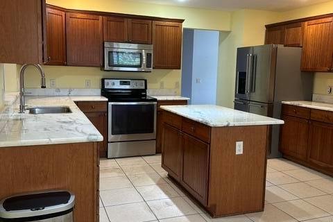 House in The Villages, Florida 3 bedrooms, 158.21 sq.m. № 2177516 - photo 16