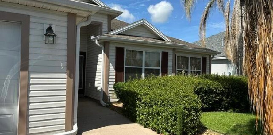House in The Villages, Florida 3 bedrooms, 158.21 sq.m. № 2177516