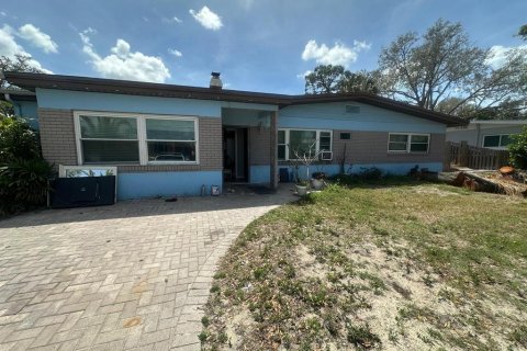 Casa en venta en Tarpon Springs, Florida, 4 dormitorios, 176.61 m2 № 1622757 - foto 1