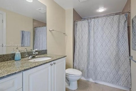 Copropriété à vendre à Fort Myers, Floride: 2 chambres, 93.18 m2 № 1935713 - photo 11